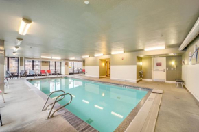 Walk to Lake Chelan Condo with Pool Access